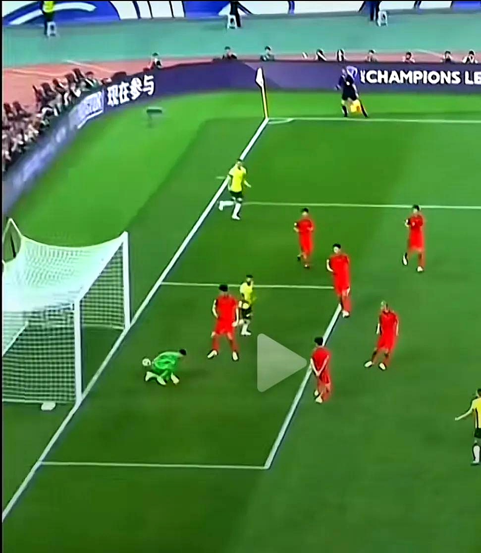 开云体育入口-利用对手失误,球队抓住机会取得领先