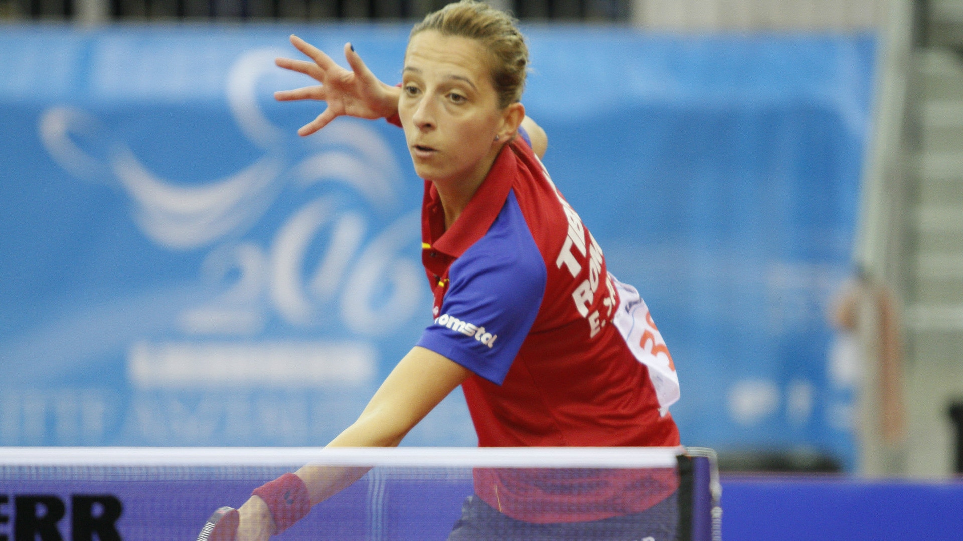 罗马尼亚选手科斯明·埃德尔在游泳比赛中披荆斩棘的简单介绍 罗马尼亚选手科斯明·埃德尔在游泳比赛中披荆斩棘的简单介绍