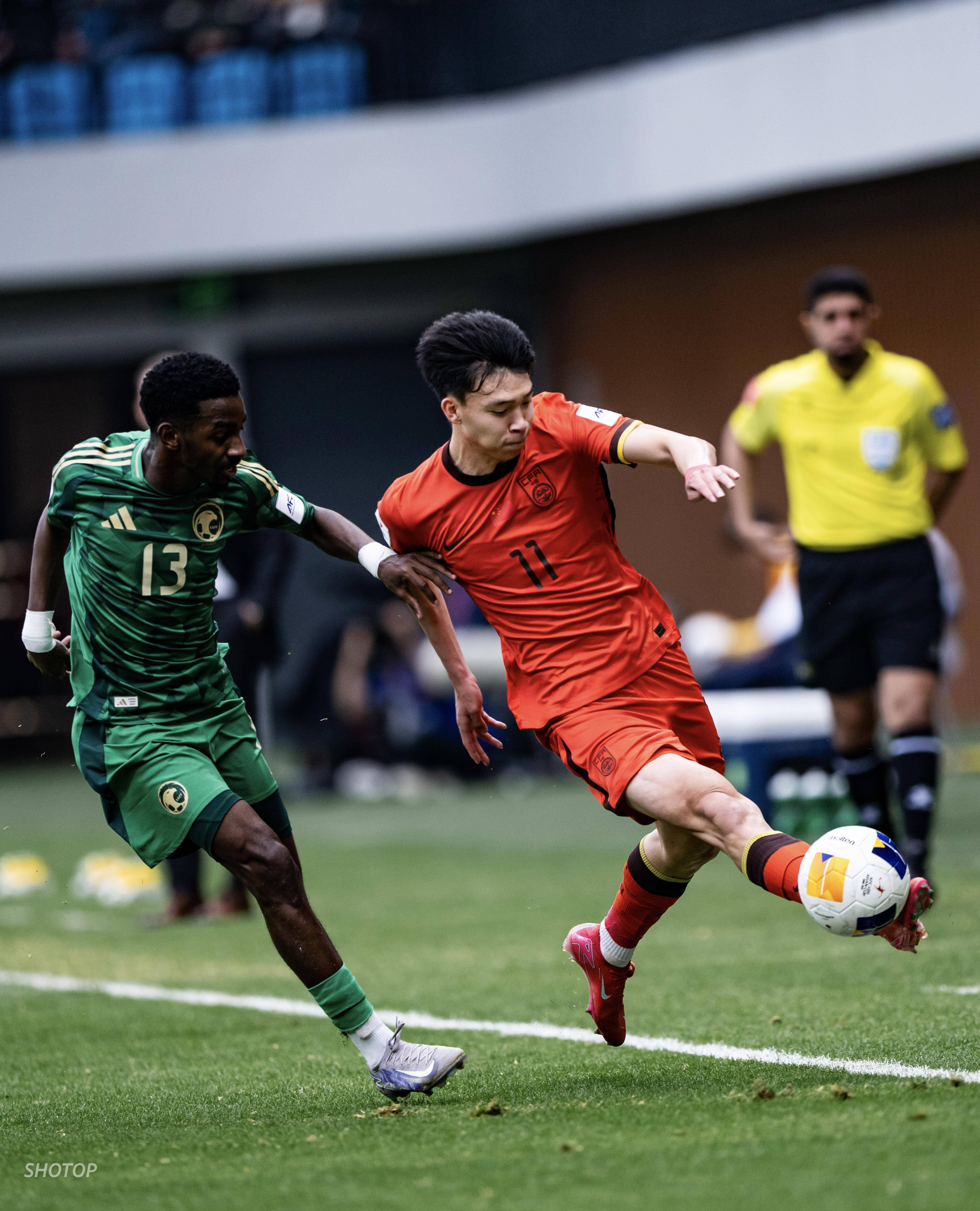 包含球员风采,国内顶尖足坛战场上展现实力的词条 包含球员风采,国内顶尖足坛战场上展现实力的词条