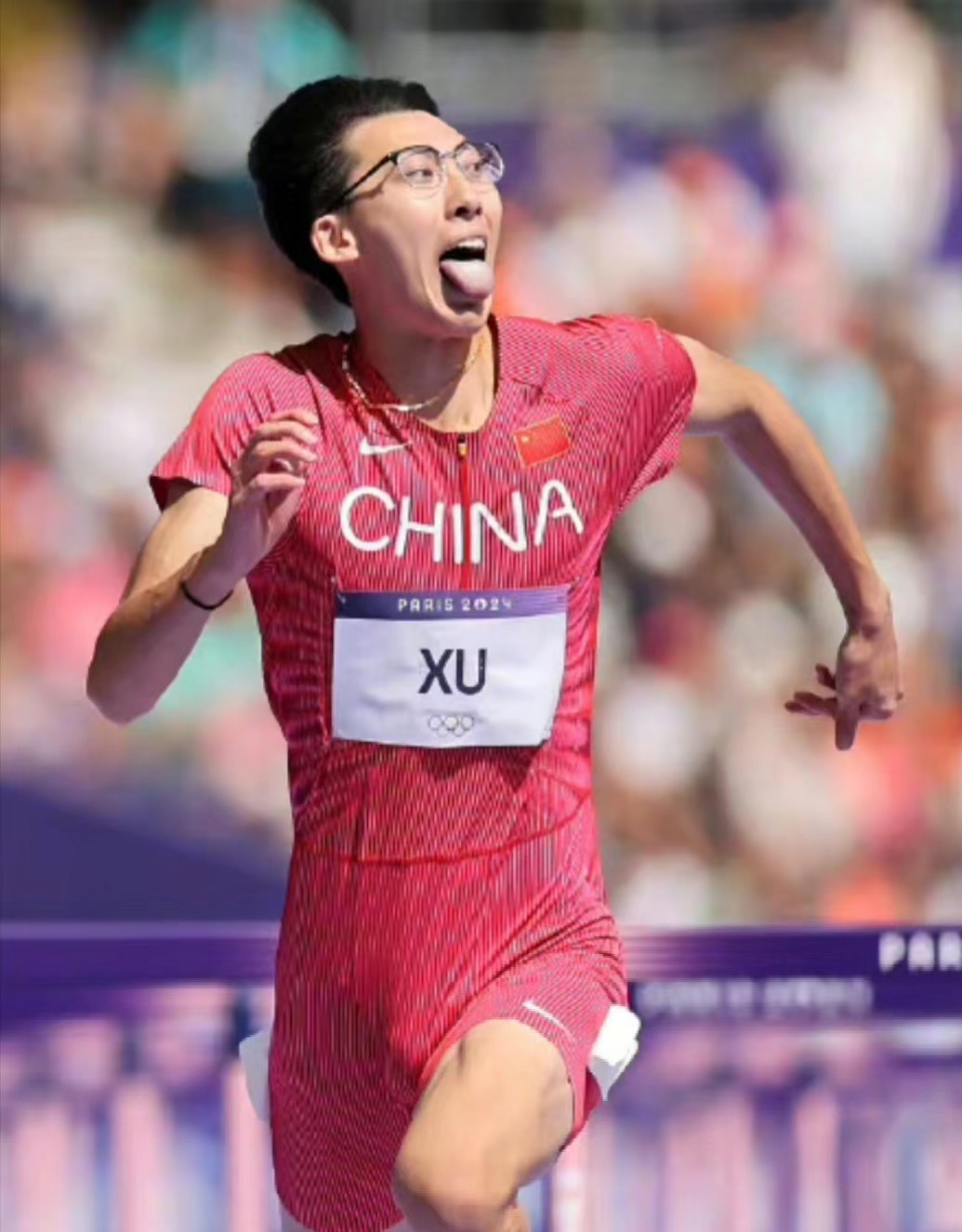 强手如林:田径比赛选手冲刺终点 强手如林:田径比赛选手冲刺终点