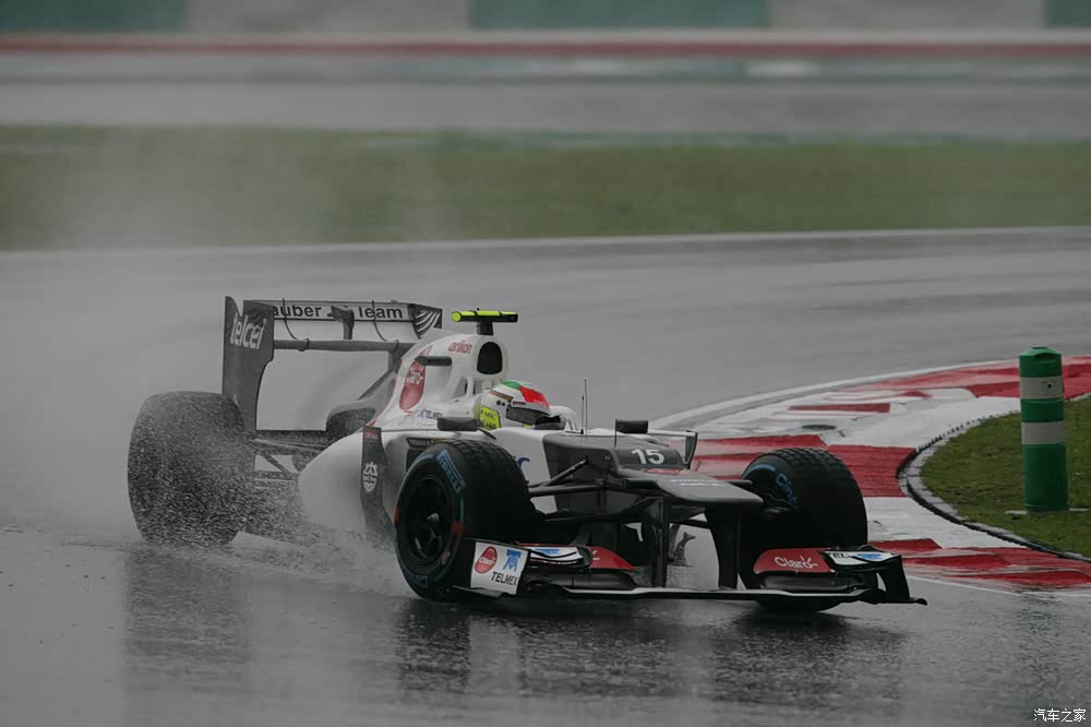 迈凯伦绝杀红牛车队,佩雷兹状态火热 迈凯伦绝杀红牛车队,佩雷兹状态火热