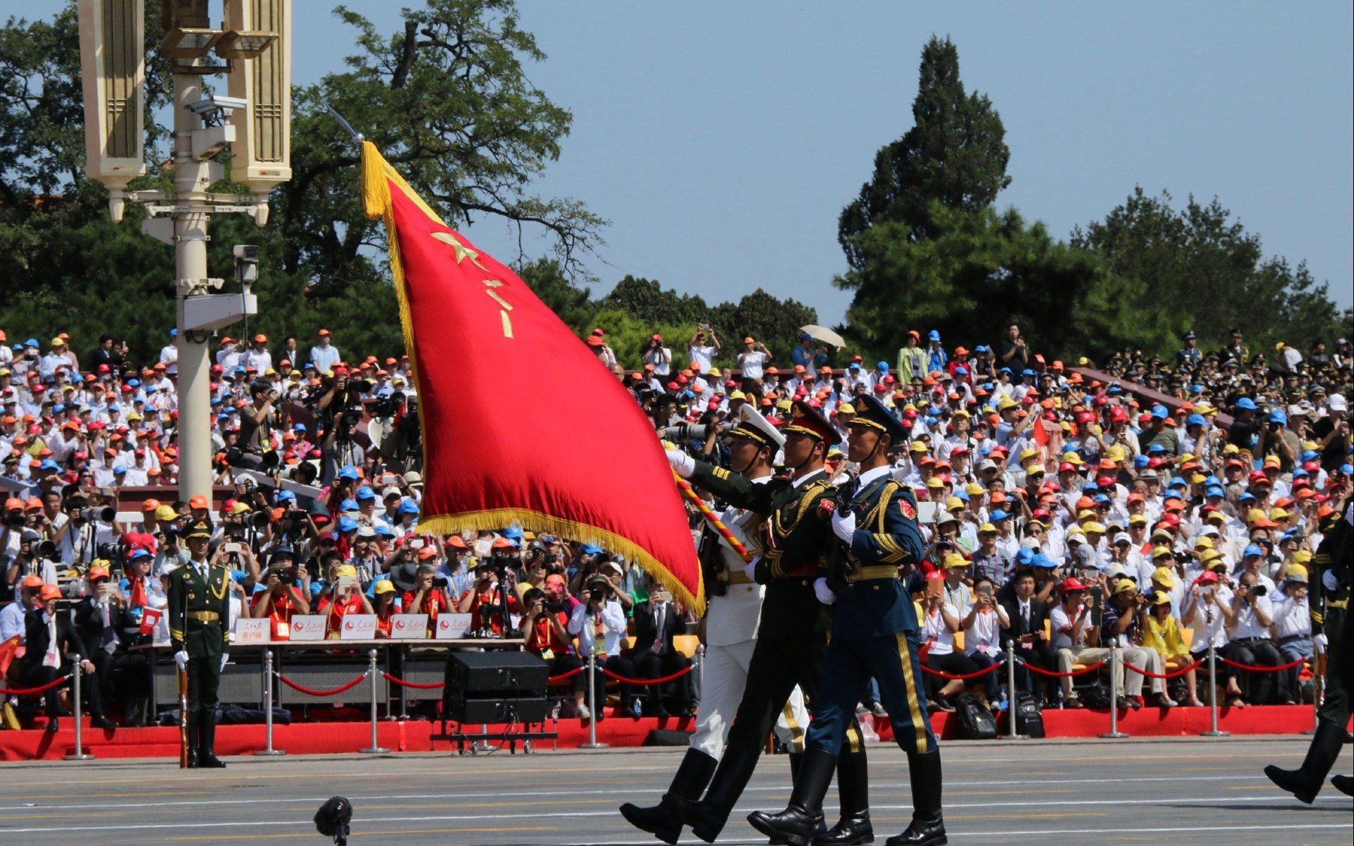 跨越领域的统治力,从雄鹿的节奏掌控到爱德华兹的接管艺术