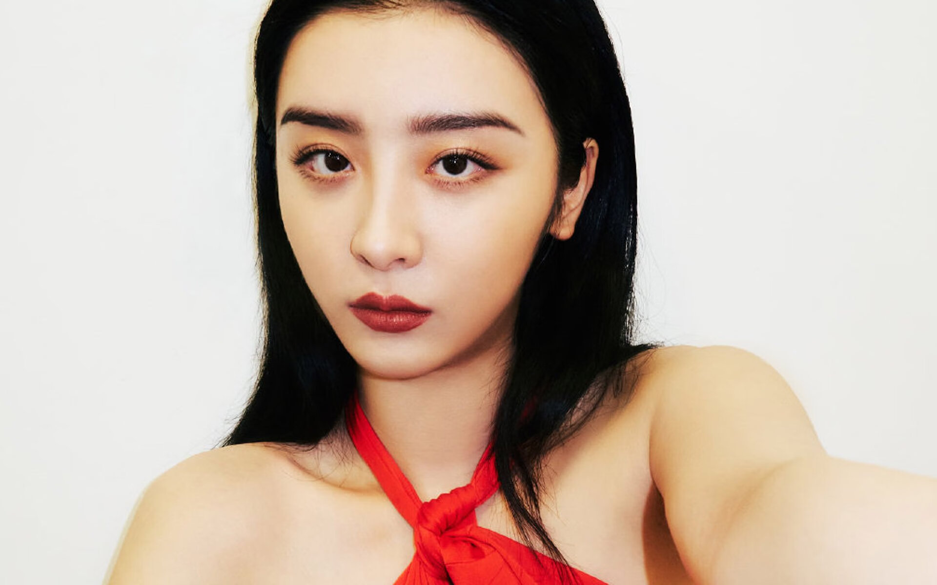 开云体育平台APP-布宜诺斯艾利斯之夜，新王踏月而来，旧神在报上微笑