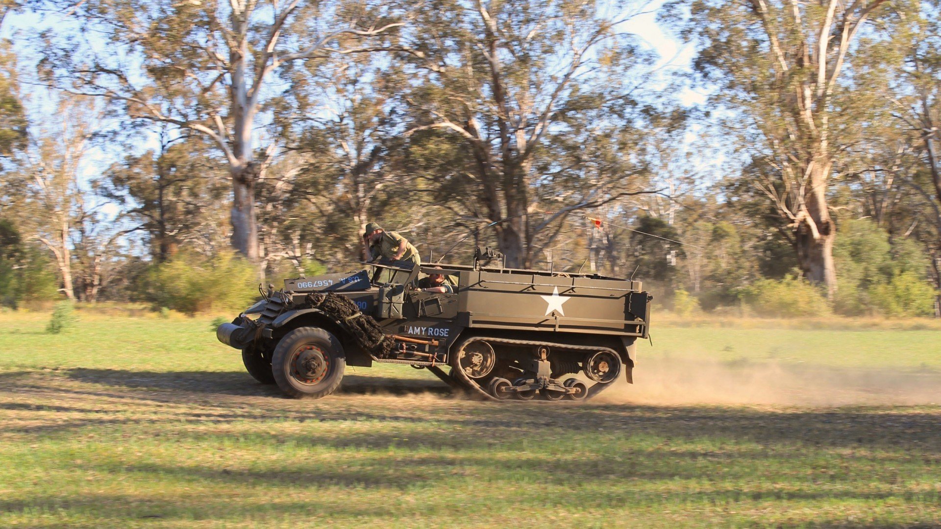 开云体育在线-跨越半场，阿拉巴在中轴线上的绝对指挥
